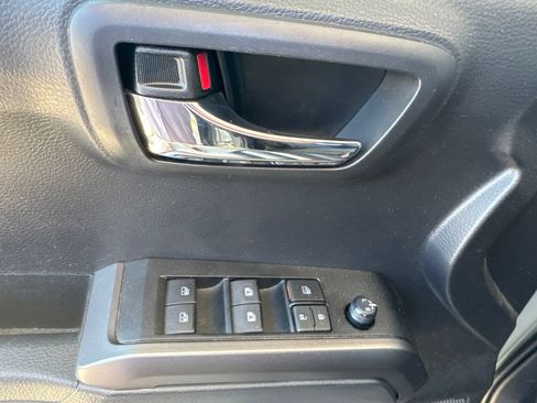 Used 2022 Toyota Tacoma TRD Off-Road w/ Black Out Package (TMS) AWD/4WD image 7