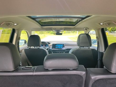 Used 2024 Volkswagen Atlas SE w/ Panoramic Sunroof Package AWD/4WD image 13