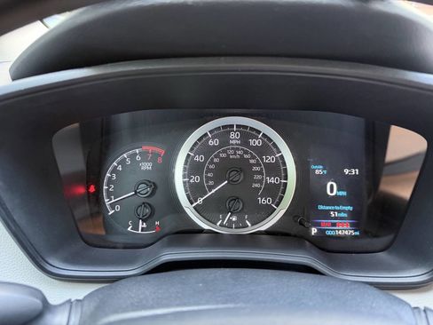 Used 2020 Toyota Corolla LE FWD image 12