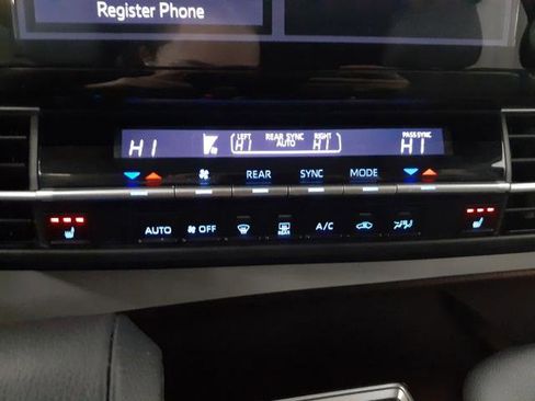 Used 2021 Toyota Sienna XLE image 5