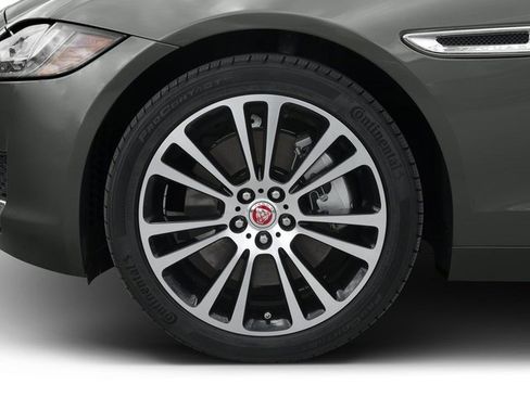 Used 2016 Jaguar XF Prestige RWD image 12
