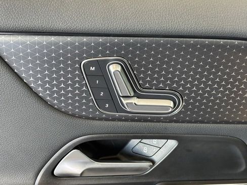 Certified 2025 Mercedes-Benz GLA 250 image 13