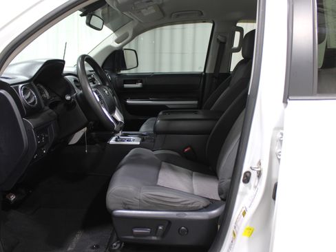 Used 2016 Toyota Tundra SR5 w/ SR5 Upgrade Package image 3