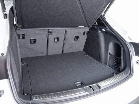 New 2025 Porsche Macan image 29