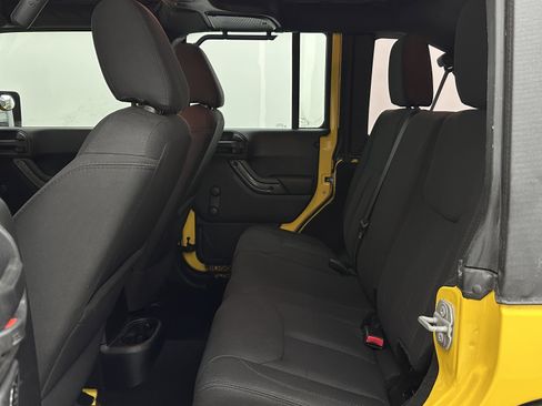 Used 2015 Jeep Wrangler Unlimited Sport w/ Connectivity Group image 17