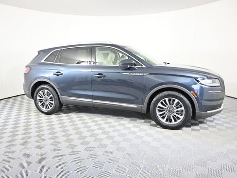 Used 2022 Lincoln Nautilus AWD w/ Premium Package image 8