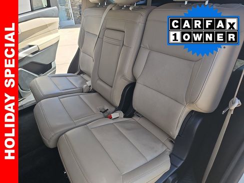 Used 2023 Ford Explorer Limited image 15