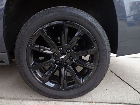 Used 2015 Chevrolet Suburban LTZ image 11