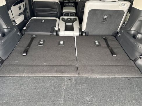 Certified 2025 Honda Pilot Touring image 18