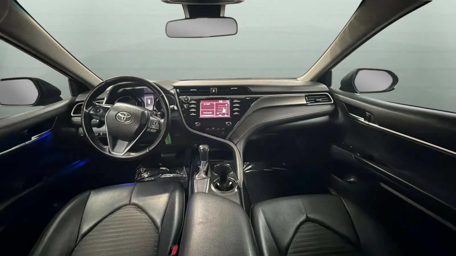 Used 2019 Toyota Camry SE FWD image 10