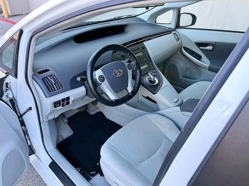 Used 2010 Toyota Prius Four image 31