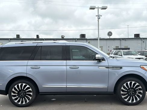 Used 2022 Lincoln Navigator Black Label AWD/4WD image 6