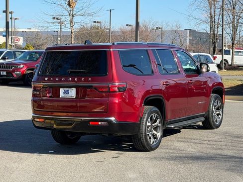 Certified 2024 Jeep Wagoneer Series III image 7