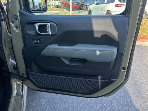 Used 2026 Jeep Gladiator Mojave w/ Steel Bumper Group AWD/4WD image 15