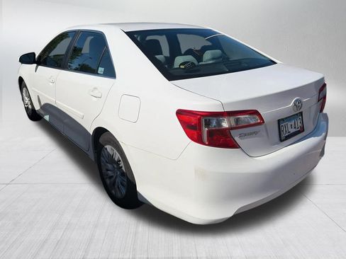 Used 2012 Toyota Camry LE FWD image 4