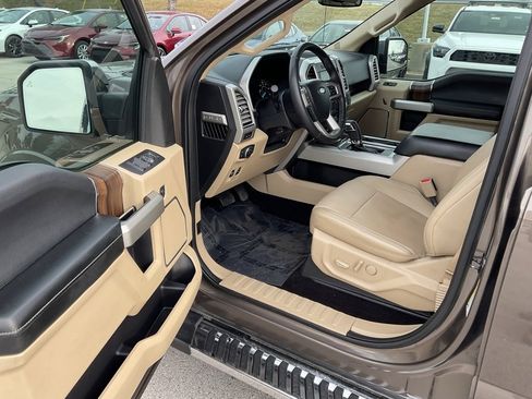 Used 2016 Ford F150 Lariat image 10