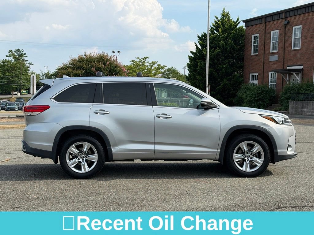 Used 2017 Toyota Highlander Limited AWD/4WD image 11