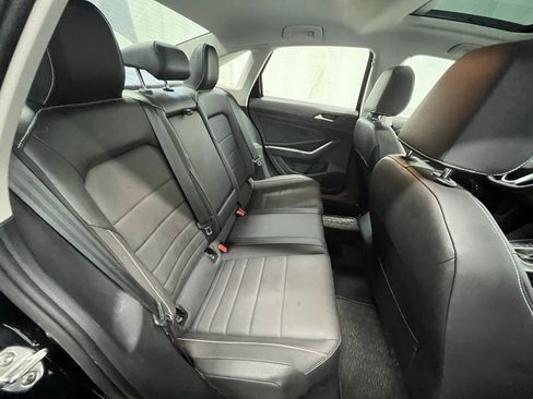 Certified 2024 Volkswagen Jetta SE w/ Panoramic Sunroof Package image 27