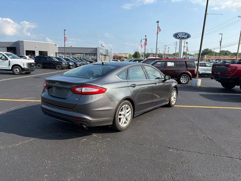 Used 2016 Ford Fusion SE FWD image 7