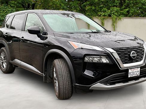 Used 2023 Nissan Rogue S image 1