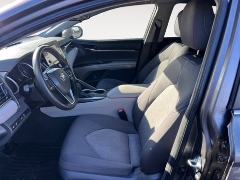 Used 2021 Toyota Camry LE image 9