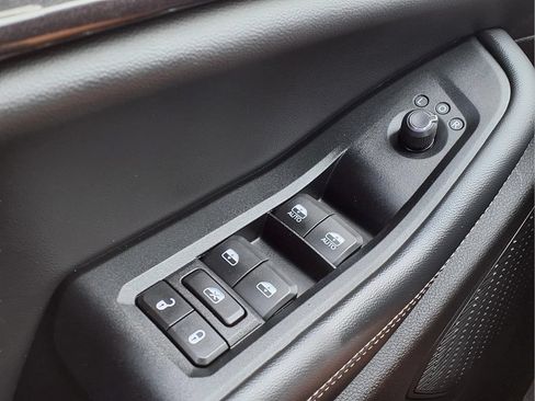 Used 2023 Jeep Grand Cherokee Altitude RWD image 19