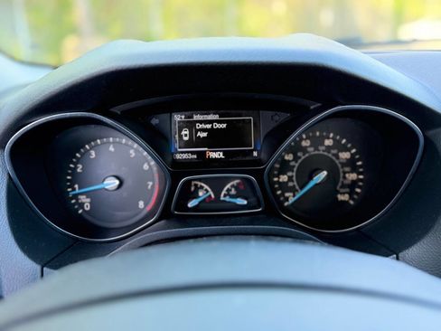Used 2018 Ford Focus SE FWD image 21