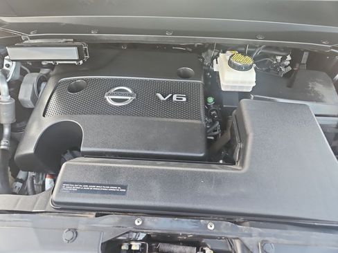 Used 2015 Nissan Pathfinder SV FWD image 14