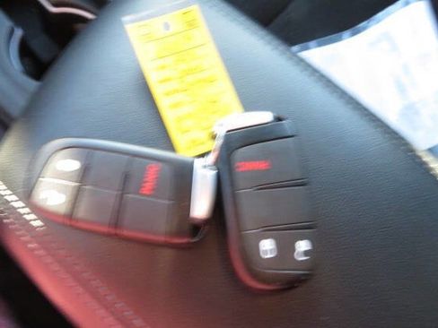 Used 2024 Dodge Durango SXT image 25