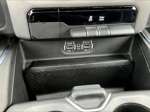 Used 2024 RAM 1500 Laramie AWD/4WD image 34
