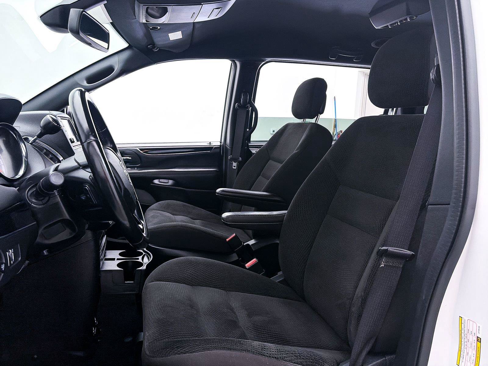 Used 2020 Dodge Grand Caravan SE FWD image 11