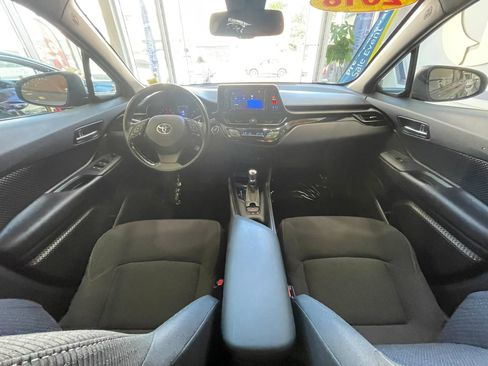 Used 2018 Toyota C-HR XLE FWD image 20