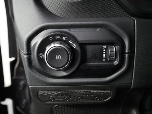 Used 2025 Jeep Wrangler Unlimited Rubicon AWD/4WD image 24