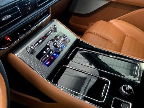 Used 2023 Lincoln Aviator Black Label w/ Dynamic Handling Package image 16