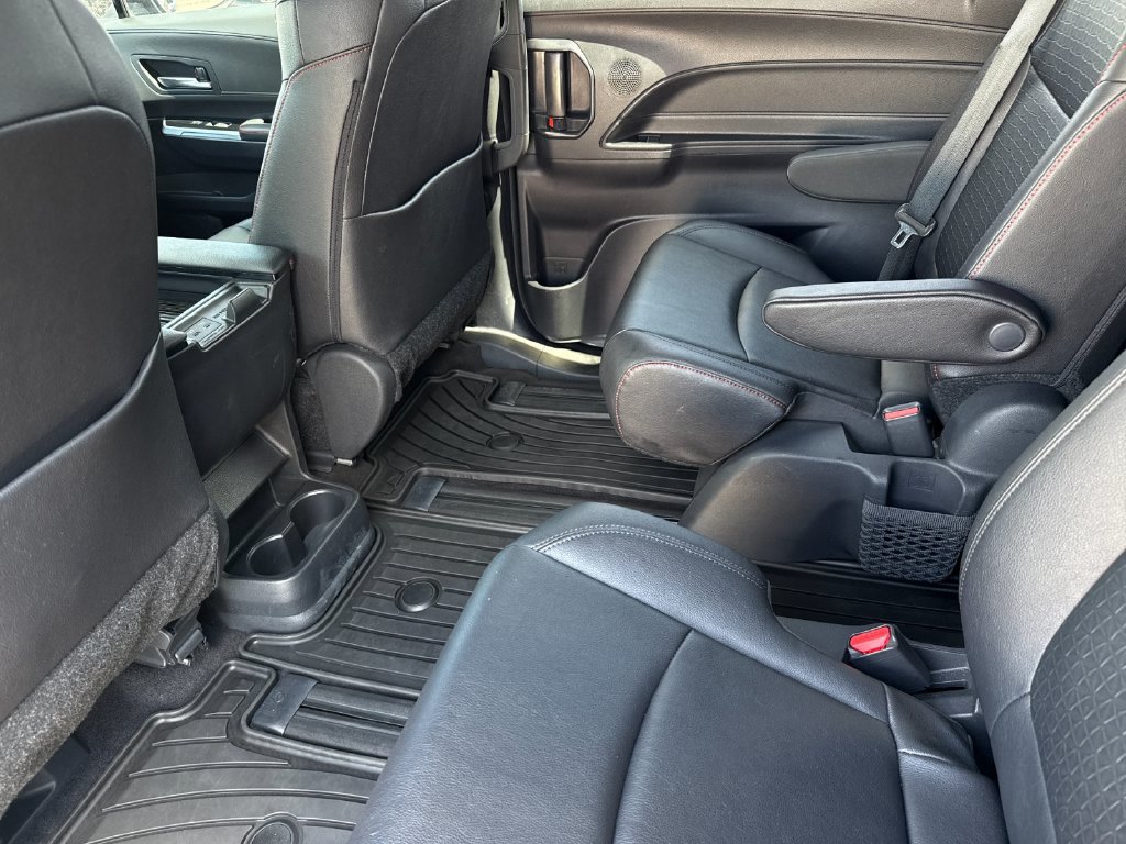 Certified 2025 Toyota Sienna XSE FWD image 12
