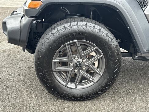 Certified 2024 Jeep Wrangler Sport S image 11