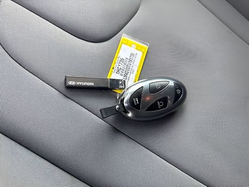 Used 2026 Hyundai Elantra Sport FWD image 17