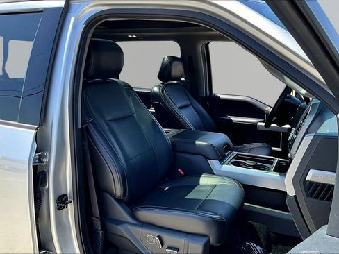 Used 2017 Ford F250 Lariat w/ Lariat Ultimate Package AWD/4WD image 30