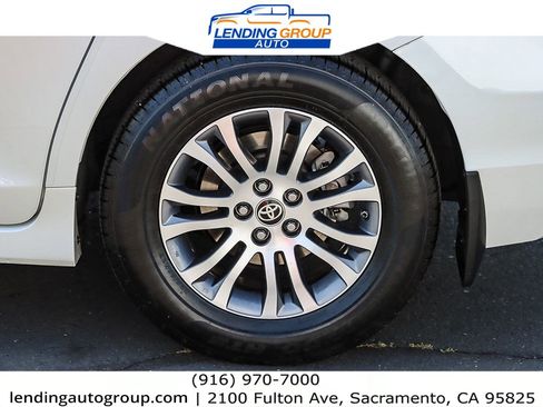 Used 2020 Toyota Sienna XLE Premium image 10