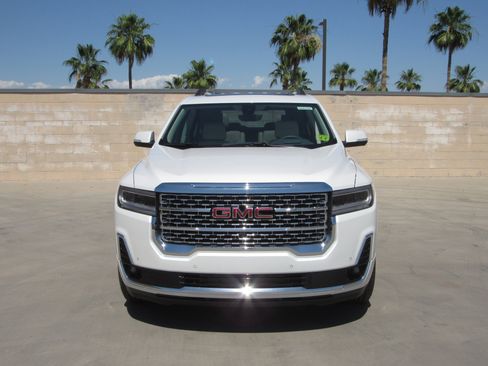 Used 2023 GMC Acadia Denali w/ Denali Ultimate Package FWD image 3
