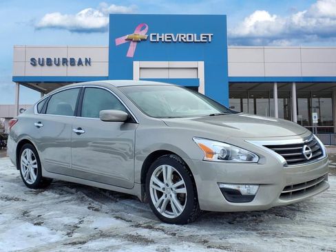 Used 2013 Nissan Altima 3.5 S image 3
