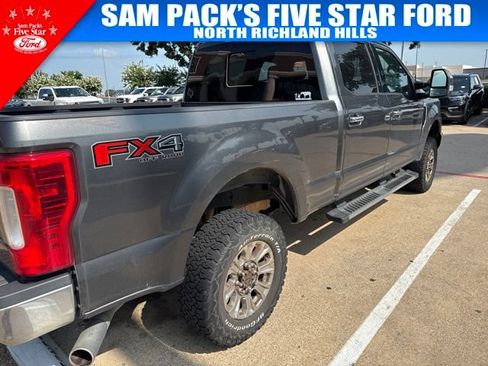 Used 2017 Ford F250 XLT w/ XLT Premium Package AWD/4WD image 3