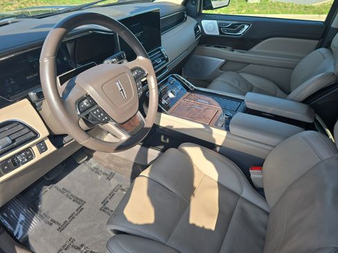 Used 2023 Lincoln Navigator L Reserve AWD/4WD image 16