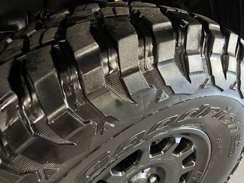 Used 2022 Jeep Wrangler Unlimited Rubicon w/ LED Lighting Group AWD/4WD image 14