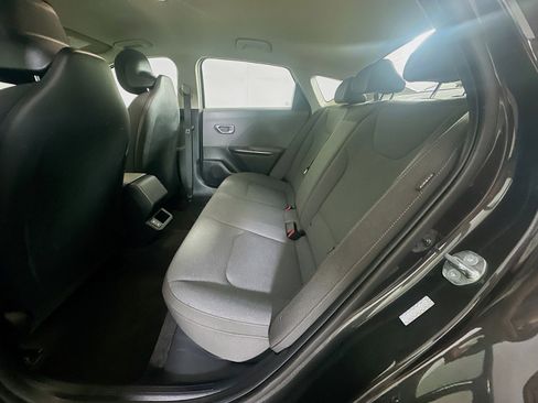 Used 2025 Kia K4 LXS image 29