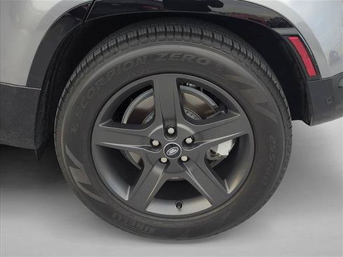 Used 2023 Land Rover Defender 110 X-Dynamic SE AWD/4WD image 8