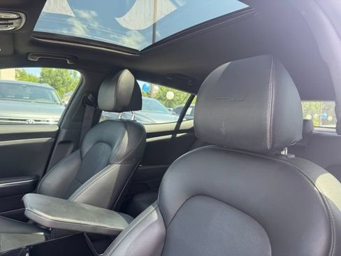 Used 2021 Kia Stinger GT-Line w/ Sun & Sound Package RWD image 11