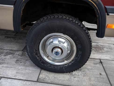 Used 1993 Dodge D/W Truck 250 image 28