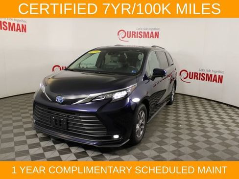 Used 2025 Toyota Sienna XLE FWD image 1
