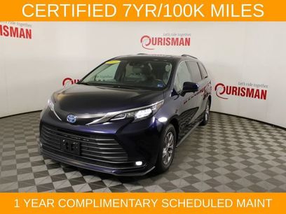 Used 2025 Toyota Sienna XLE